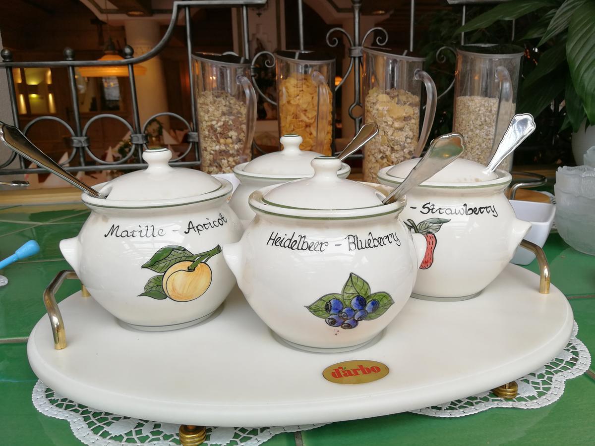 Eggerwirt Kitzbuehel, Hotel & Restaurant Bagian luar foto